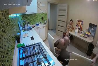 Julia Max Trisha Fooling in kitchen 2024-02-11 cam2